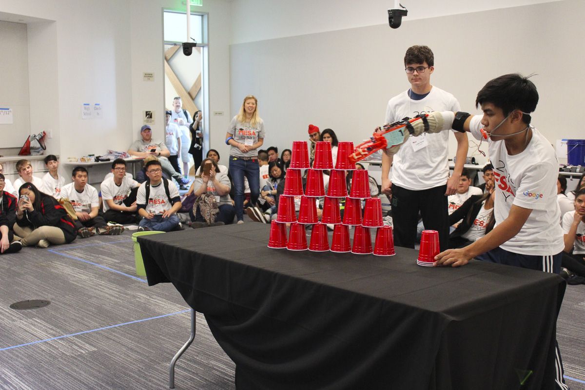 Students participating in MESA projects