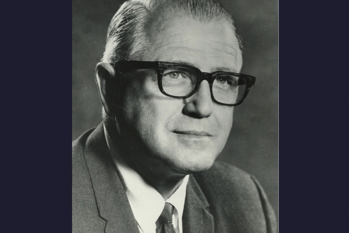Robert E. Burns