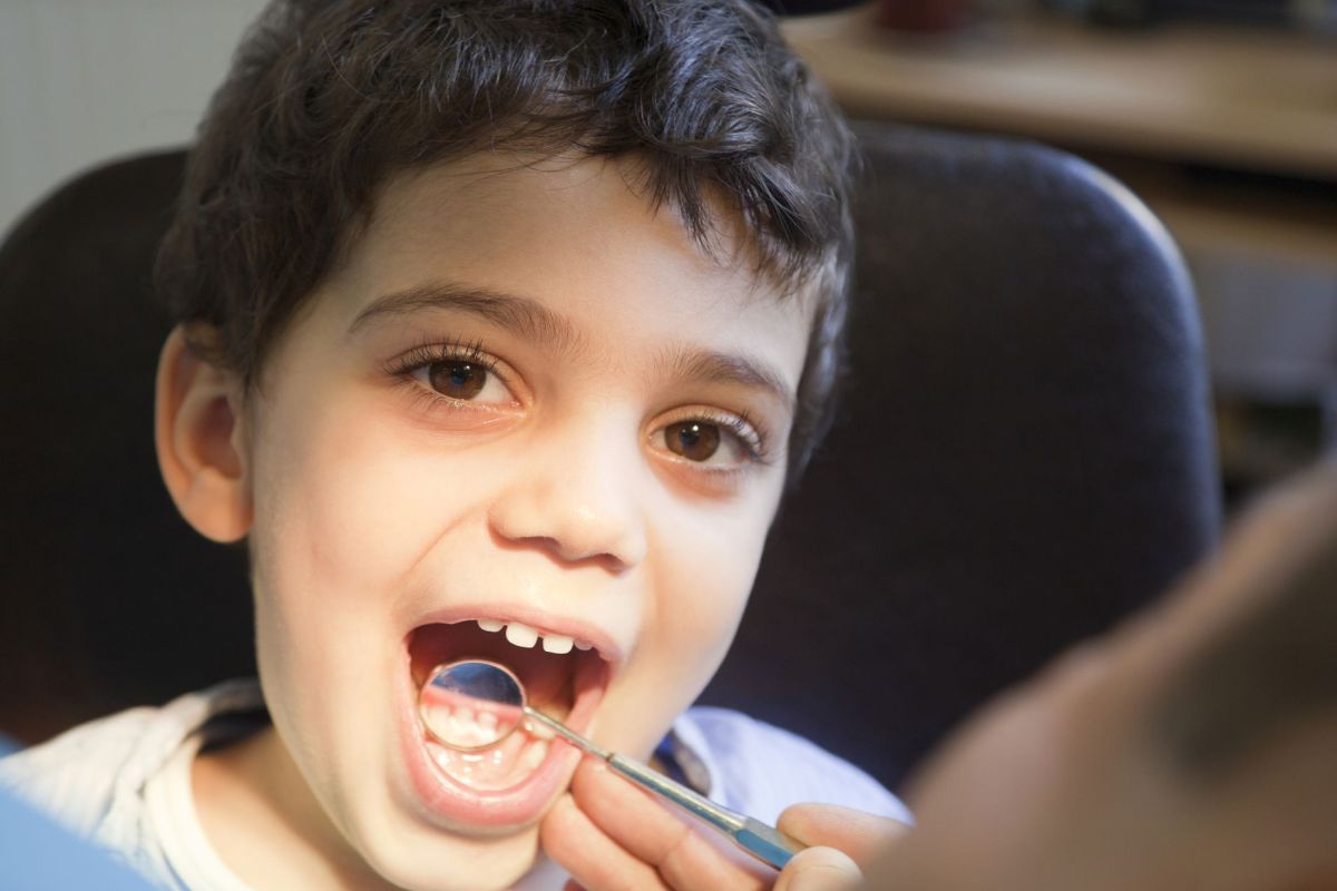 child at dentist