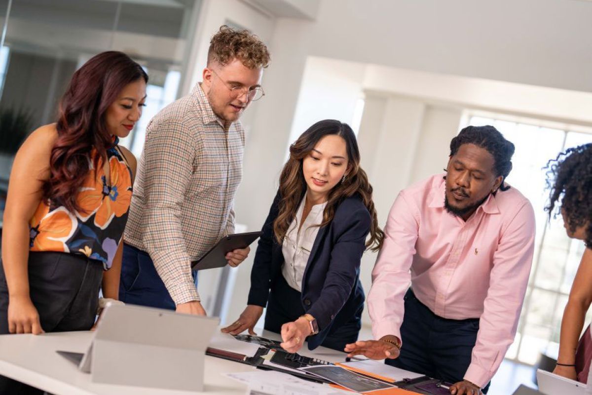 Students in University of the Pacific's Master of Business Administration program work together on an MBA project