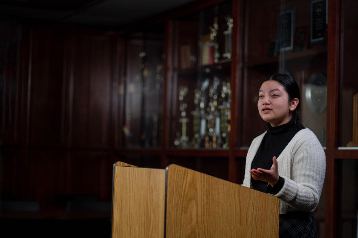 Communications Student Elizabeth Monterroso