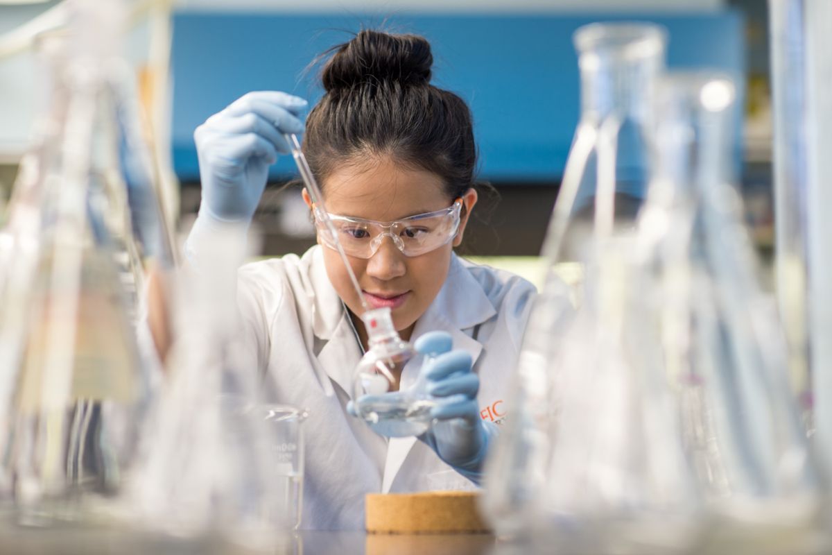 Bianca in the lab