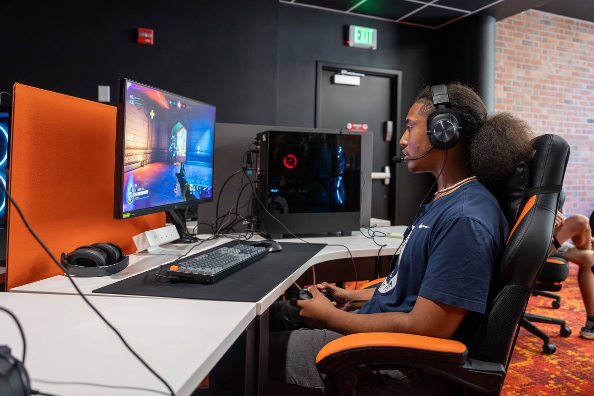 eSports program student