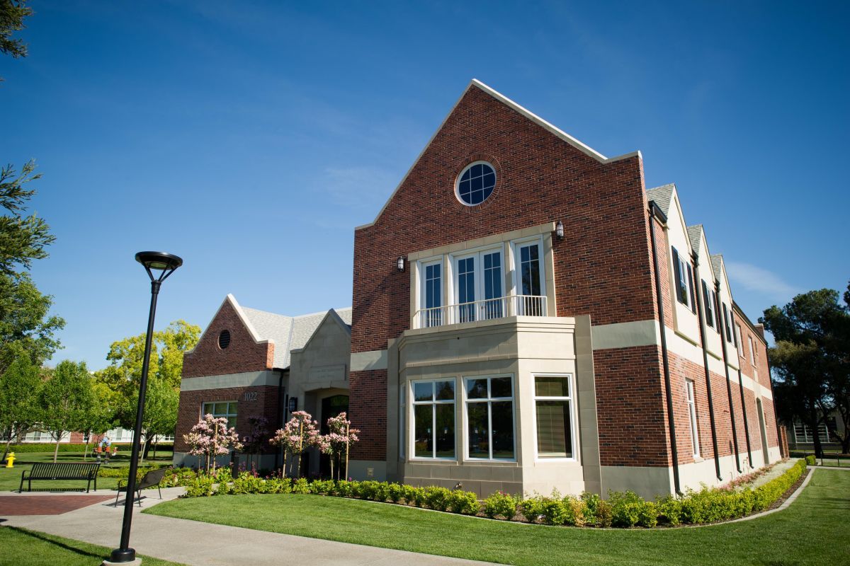Vereschagin Alumni House