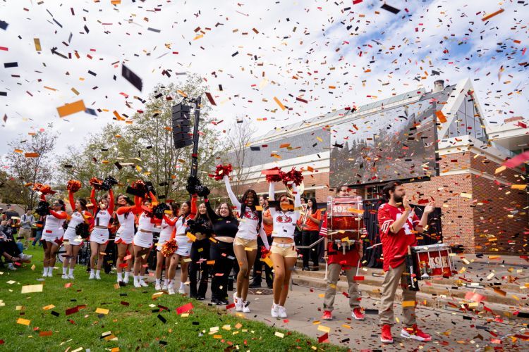 cheerleaders celebrate during the kick off 