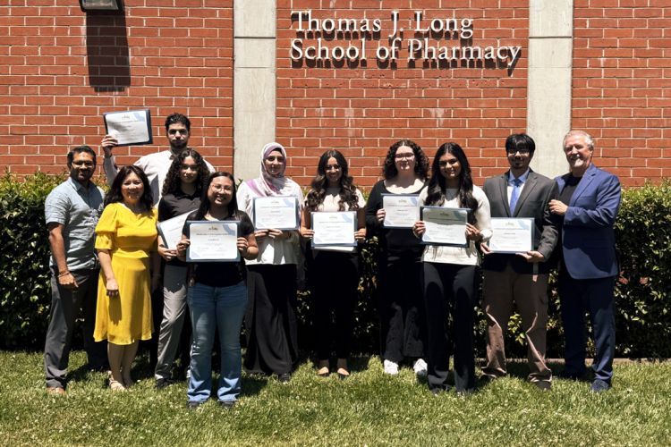 Students and faculty from the inaugural Introduction to Homeopathic Medicines elective