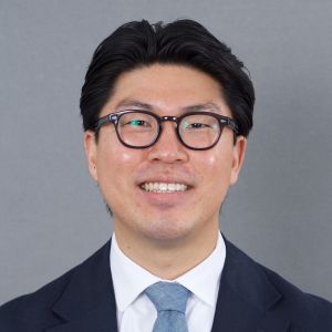 Dr. Alex Cho Alex was born and raised in Fullerton, California. He graduated from Northwestern University, earning his Bachelor of Arts in Biology. He went on to obtain his DDS at UCLA School of Dentistry. During his time in dental school, he was highly involved in student leadership, research, and serving as a Sunday school youth teacher at his local church. In his free time, he enjoys golfing, exploring new cafes, and watching Korean dramas/culinary shows. While in San Francisco, he’s looking forward to e