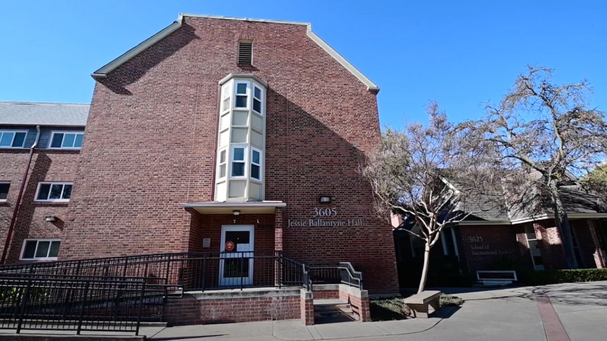 content.field_image.alt